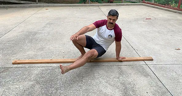 artofmanliness's tweet photo. 12 Balance Exercises You Can Do on a 2×4 https://t.co/7djRrM8VWq https://t.co/b1Jn8Lx7XY