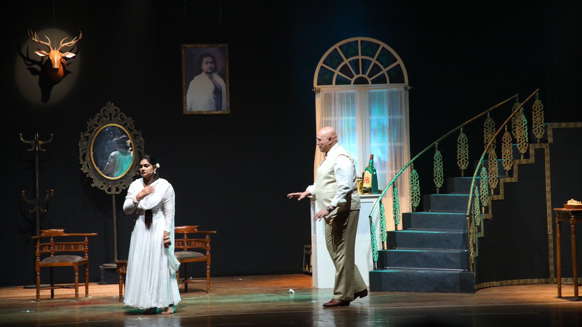 AumTheatre's tweet photo. Dhappa Housefull's premiere show by Aum Theatre Mumbai.
A play by @akshay_says_so 
at St. Andrew's auditorium, Bandra, Mumbai. 

#latepost #dhappatheplay #revisitinig #aumtheatremumbai  #akshaymishra #theatre #mumbai #premiereshow #openingnight  #housefull #successfullshow https://t.co/FfwOg0hCiQ