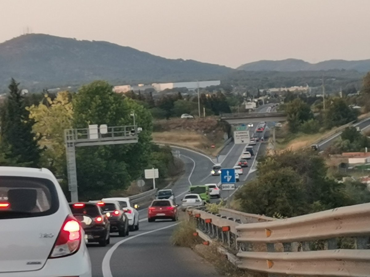 MobCat_cat's tweet photo. La Catalunya del 3% també a la C32Sud històrica A-16
#PenedèsMarítim #Garraf
@NodeGarraf @territoricat @transitc31sud @sindicdegreuges https://t.co/EPR6CUNKbq