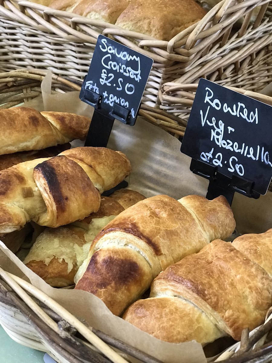 SideOven's tweet photo. NEW 😋 baked treats we had on today - Organic Focaccia with Feta &amp; Tomato 🍅 , Organic Roasted Veg &amp; Mozzarella  or Organic Feta &amp; Onion 🧅 Marmalade Savoury Croissants 🥐🤤

next Open Day Sunday 16th October! 

#organicbakery #localfood #handbaked 

https://t.co/HV42LsUZBU https://t.co/Bp8Fyn3usY
