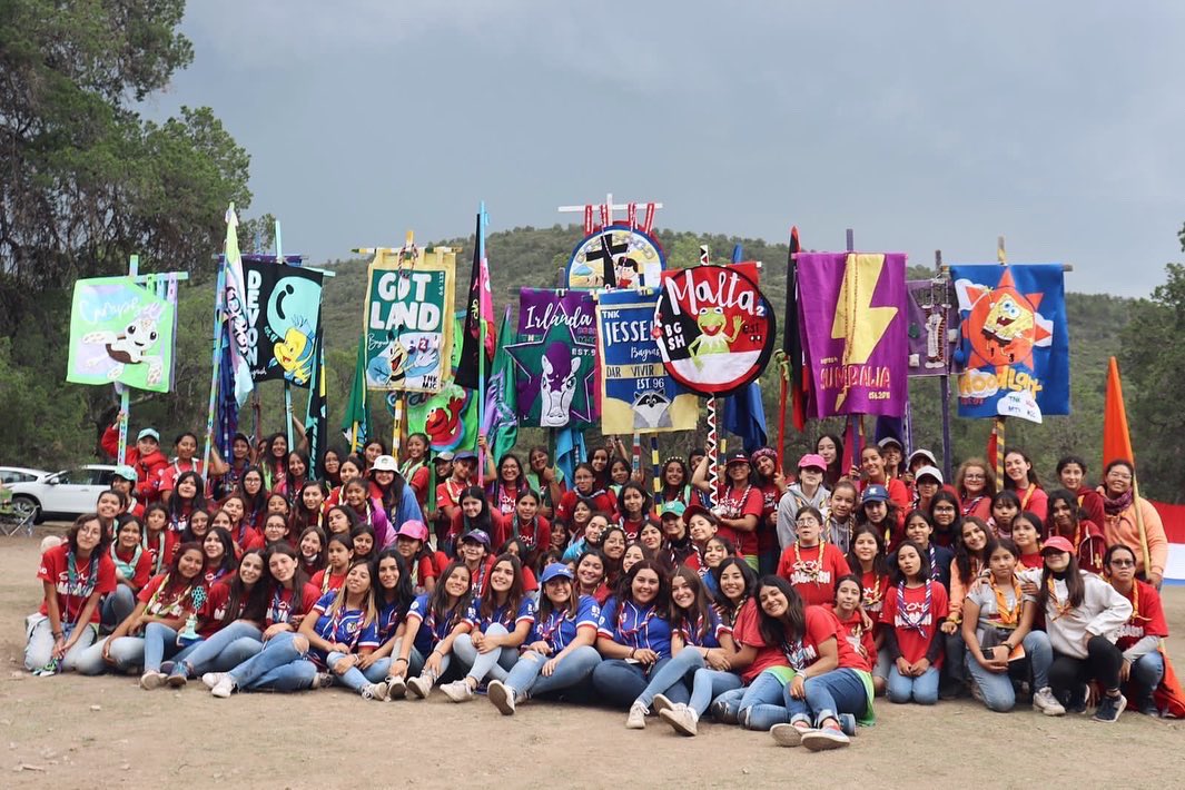 bordibagrash's tweet image. Siempre unidas, siempre con Cristo… ❤️🤍💙