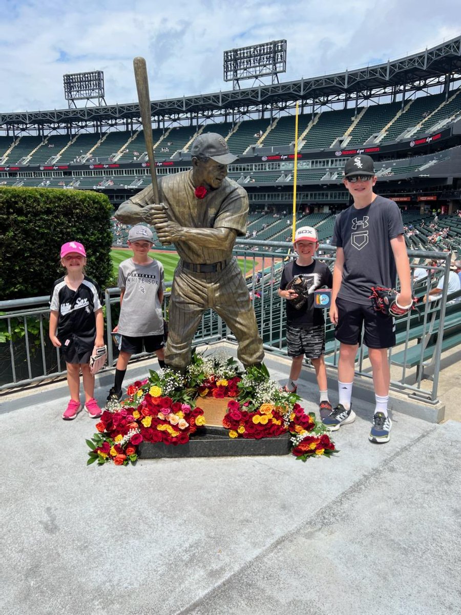jpkohles's tweet photo. @baseballhall Minnie's statue is looking sharp today! #WhiteSox https://t.co/EXB9I9UAfQ