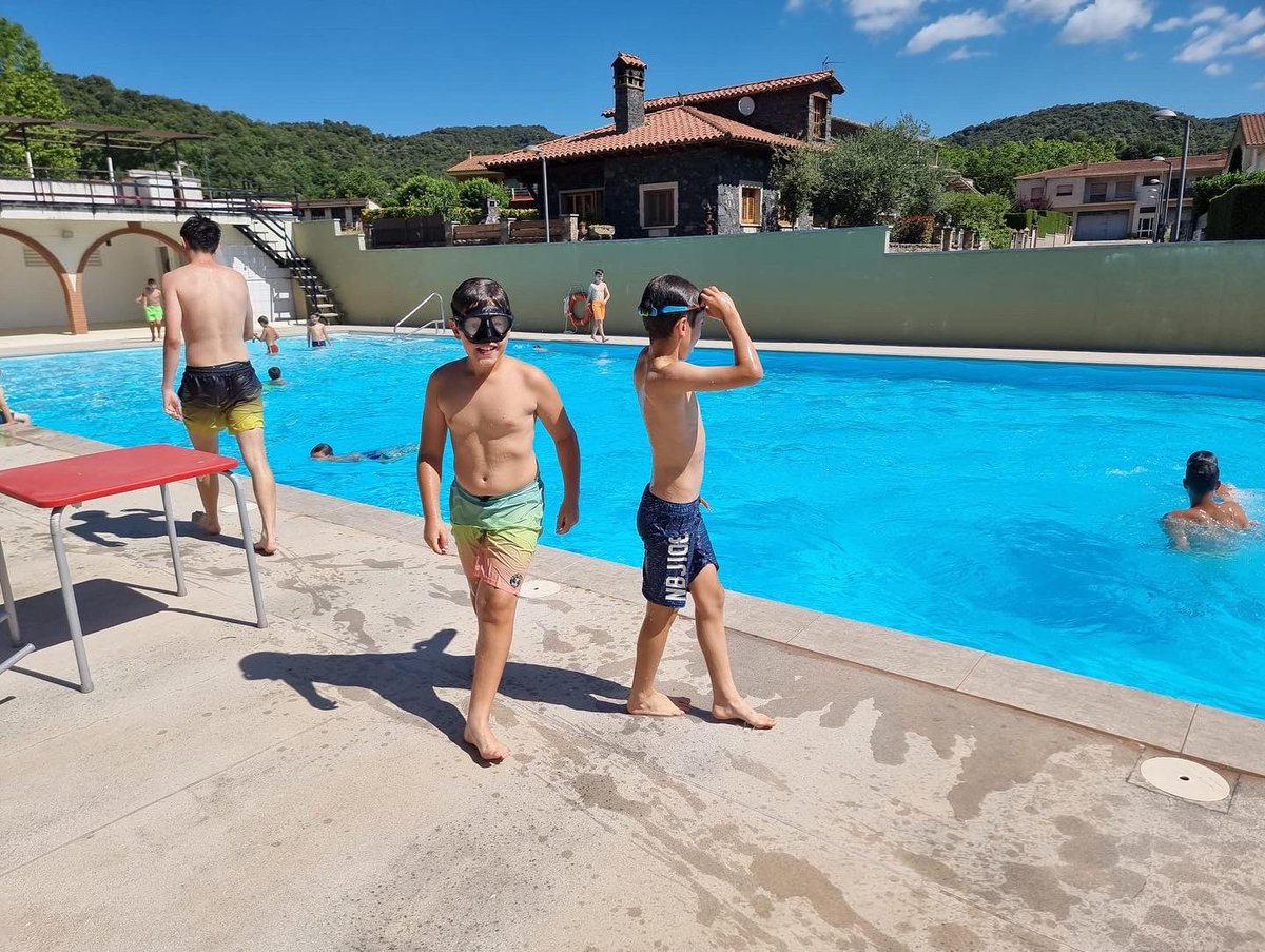 📸 Algunes de les imatges que ens deixa fins ara el Casal Esportiu 😃⚽️🟡⚫️ #SomRemences