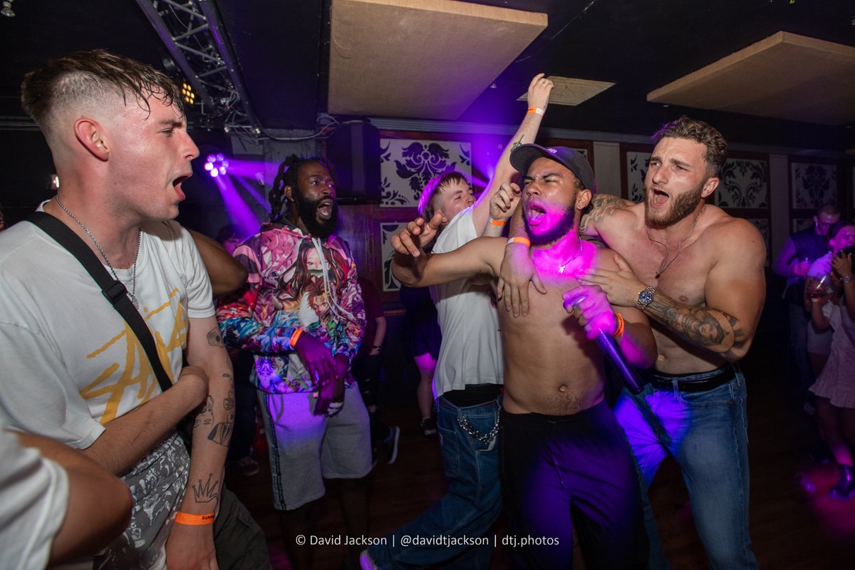 Far too many photos from <a href="/oculateuk/">Oculate UK</a> to post them all here, but follow the link for more shots from <a href="/blackprincenn/">The Black Prince</a> last night featuring:

<a href="/KiLLOWEN_/">KiLLOWEN ∞</a>, @anTKrist, <a href="/Nevvymore/">Nevmore</a>, <a href="/vncelaw/">VINCE LAW</a>, <a href="/Leothatsleo/">Leo</a>, <a href="/REMIEWORLD/">REMIEWORLD</a>, <a href="/whoisdeadboi/">deadboi</a>, <a href="/ltquickscope/">LT</a> 

davidtjackson.com/killowen-ocula…

#NN