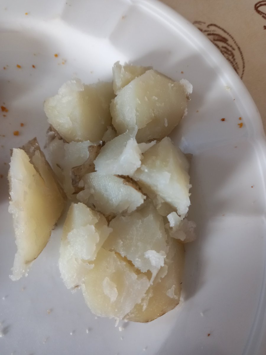 BallymakennyF's tweet photo. Really happy to open up our OnLine shops again for the 2022 season. 1st up is our New Season Premiere Potatoes, We would be really grateful for help in spreading the word to chefs on twitter so a retweet would be much appreciated😊 https://t.co/Ob4p0JzCif #spudlove #wearebackbaby https://t.co/GuQ9zV2jfN