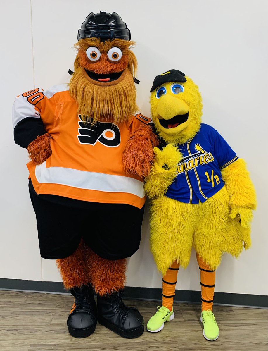 minimascot's tweet photo. It HIM! ⁦@GrittyNHL⁩ ⁦@canaries⁩ ⁦@NHLFlyers⁩ ⁦@NHL⁩ https://t.co/nAlJBS1Jt1