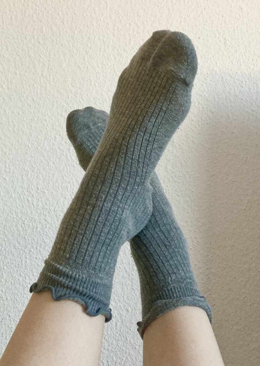 feetastics's tweet photo. Good evening my foot lovers.😘🥥

#feet #feetfetish #fetish #foot #socks #feetlove https://t.co/pMTXtVfexl