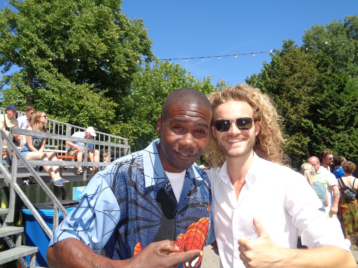 mikewaterval's tweet photo. mikey mike@amsterdam@vondelparkopenluchttheater with politicoloog,redacteur,schrijver and stand-up comedian teun van den elzen
@TeunvdElzen
@OpenluchtTheatr
#saaiekutpolitiek
#ditwashetnieuws
#topgast https://t.co/fCGl8CIUEc