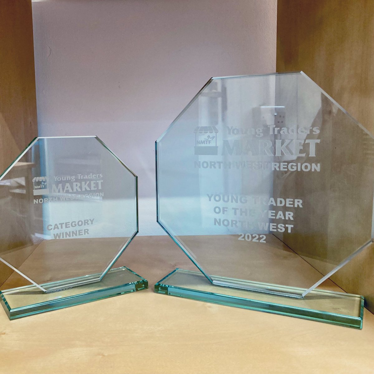 Ellie Francesca Design tweet media