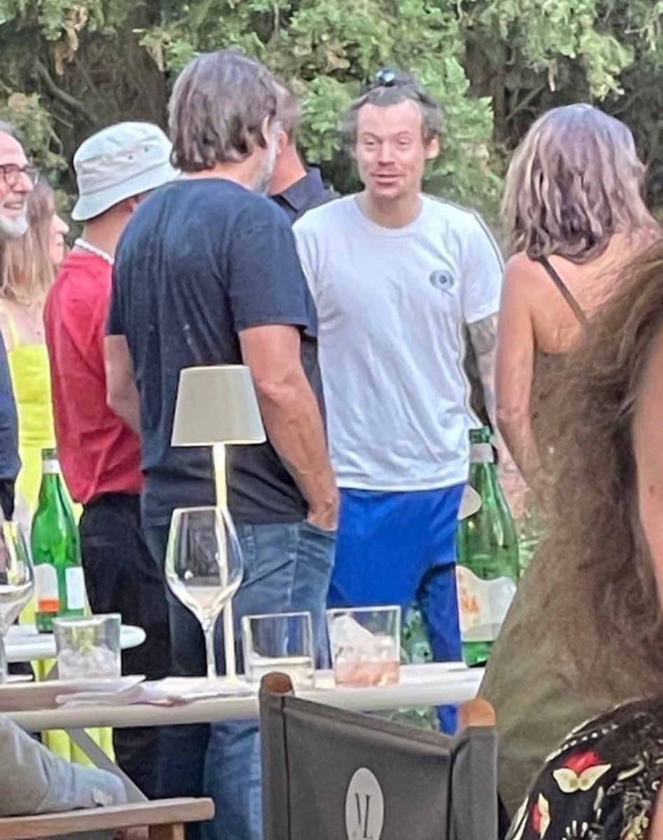 HStylesItalia's tweet photo. Harry recentemente in Italia!🇮🇹 https://t.co/5YgtRN6XXl