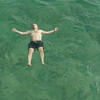 cinema_minute's tweet photo. Do you know Suntan ?

#suntan is a 2016 #Greek #film by #ArgyrisPapadimitropoulos with #MakisPapadimitriou as a middle-aged general practitioner on a resort #island who becomes obsessed with a young female patient, played by #ElliTringou.

A spectacular vortex of desire 🔥 https://t.co/ooSbEumnth