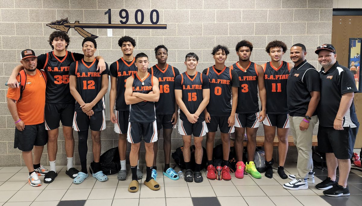 Everything these young men have been thru, all the ups and downs, have been amazing to see how they have responded. Also missing <a href="/Lukeprice_16/">Luke</a> who went down with an injury during high school season &amp; <a href="/D1Bowens/">JohnnyBowens lll</a>. Good luck on what the future holds Thank you for all the memories🔥🔥