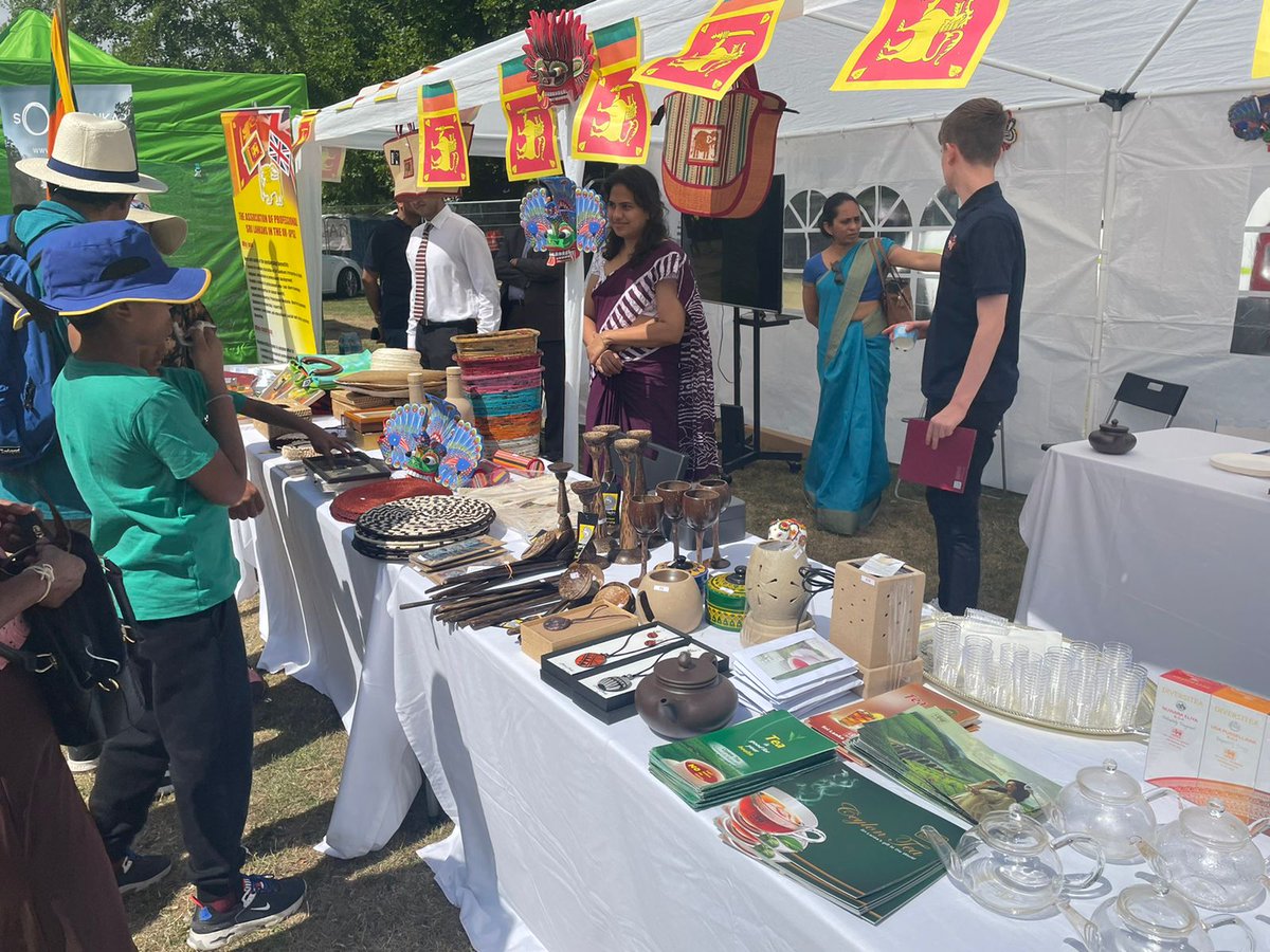 SLHCinLondon's tweet photo. #SriLanka🇱🇰 @ #BedfordRiverFestival2022

Carefully curated and designed Sri Lankan handicrafts were a unique feature at #BedfordRiverFestival

#BedfordRiverFestival #riverfestival2022 #DiplomacyLK #SoSriLanka #fallinlovewithsrilanka #handicrafts #SriLankaNationalCraftsCouncil https://t.co/B4RfYSGp3t