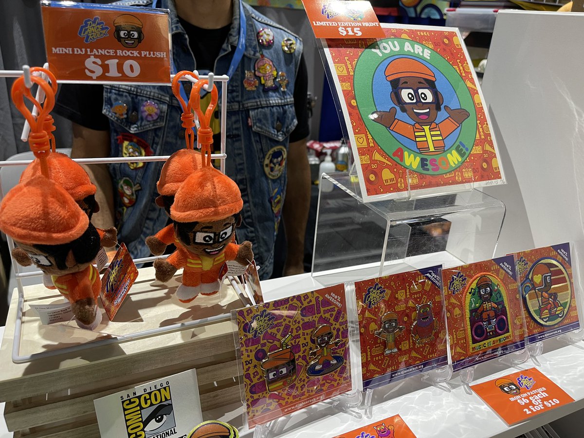 ThatsITLA's tweet photo. Picked up some @djlancerockog and @jromonkey stuff the other day. Love the DJ Lance Rock plushie keychain. #djlancerock #hyperactivemonkey @Comic_Con #ComicCon #comiccon2022 #SDCC #SDCC2022 #yogabbagabba https://t.co/x4jqzep2MV