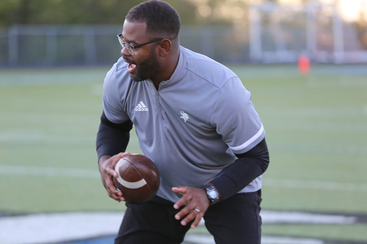 Coach_Calais's tweet photo. Love Yourz!!  #AlmostGoTime https://t.co/zIafH8Xezn