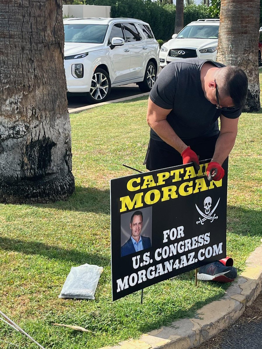 Morgan4Az's tweet photo. Have a Sunday Funday, with a little Captain, if you've got it. #sundayvibes #VoteThemAllOut2022 @MaricopaGOP @azgop https://t.co/47WkrxapN4