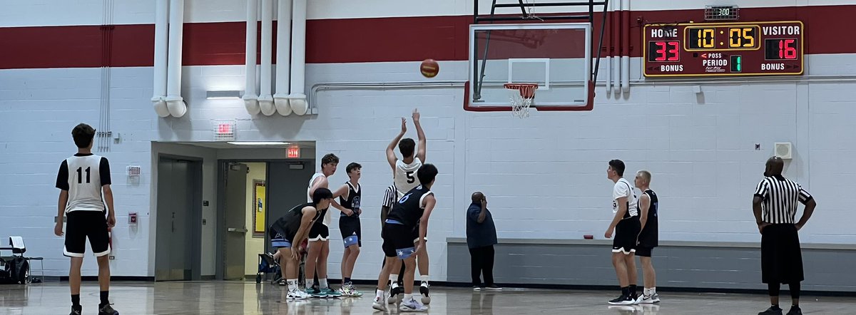 DaksHoops's tweet photo. @BIG3_AAU 2025 is taking care of business on Sunday afternoon #PHTheLastDance 

Hard to believe the @PHCircuit is over today! It was a fun run of hoops! 

Watched a ton of talented ballers &amp; teams. Best of luck to all the players as the summer moves on… https://t.co/hRRMz1i3nj