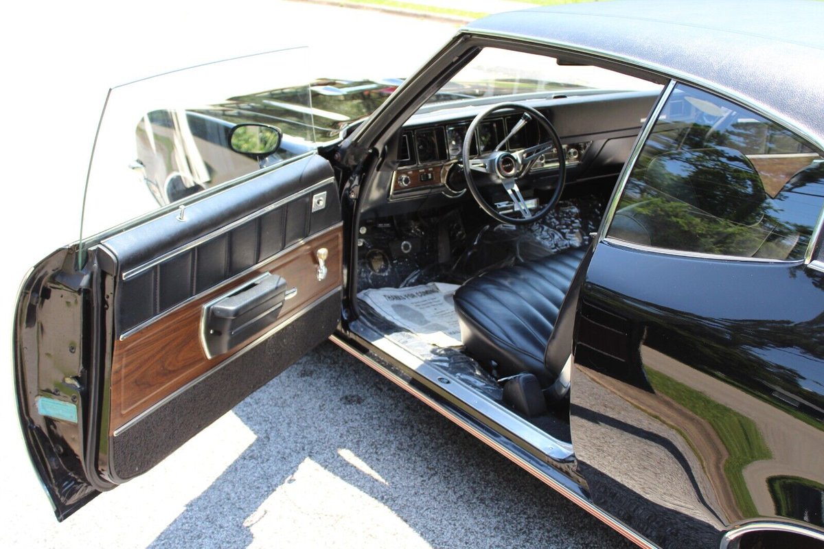 Mercomatic's tweet photo. 1972 #Buick #GS455 #Stage1 2-Dr HT, 455 cid, 4 bbl, 225 hp (SAE Net); 3-speed Turbo Hydramatic 400. Other goodies include dual functional hood scoops, posi-traction, heavy duty suspension, hi-lift camshaft, low restriction dual exhaust and several Stage 1 logos and badges https://t.co/lAd68amfDV