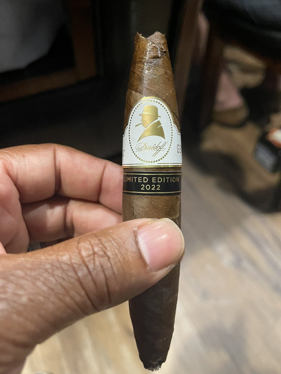 leafgarrett's tweet photo. Nice smoke, 💨 just relax tweeps https://t.co/Dt4rqF4keX