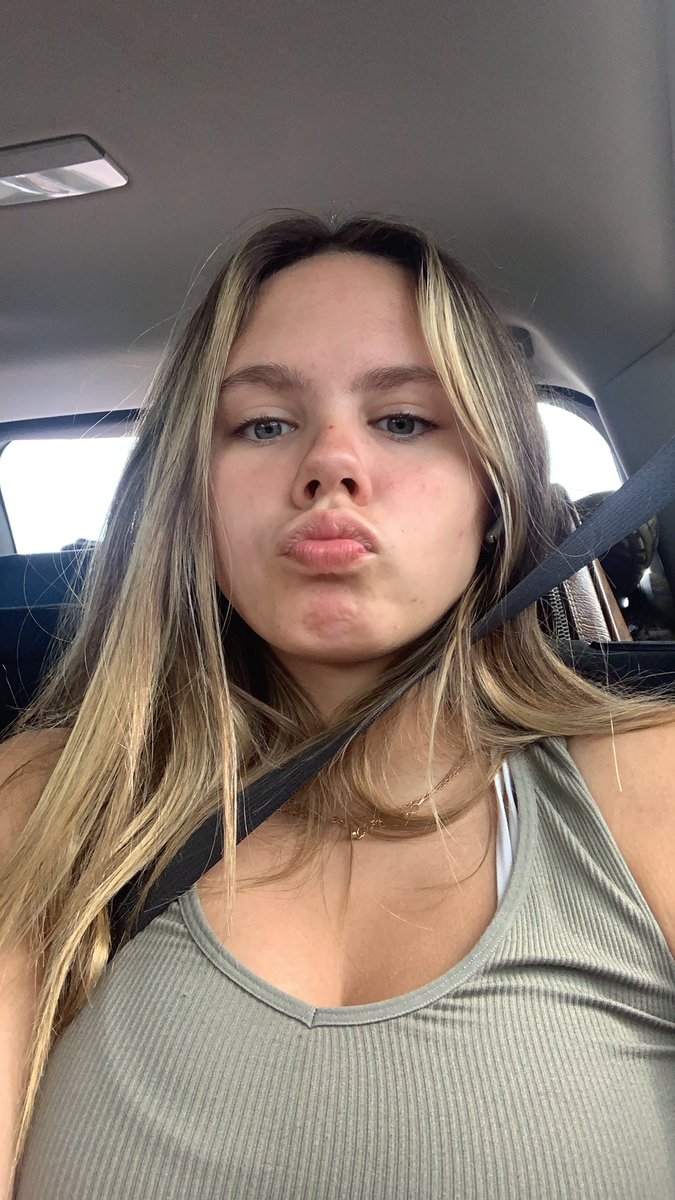 cadierant3's tweet photo. road trip selfie😍 https://t.co/Y2ii2sUAK7