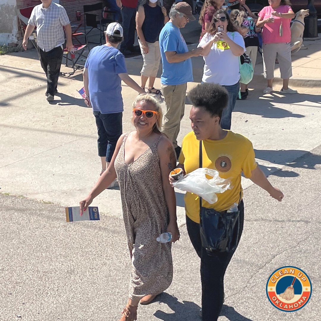 CleanUpOklahoma's tweet photo. The Clean Up Crew out and about! Join our movement to stop corruption! https://t.co/RFNNz4CwfE

#CleanUpOklahoma #anticorruption #okleg https://t.co/rE4H0z1tHy