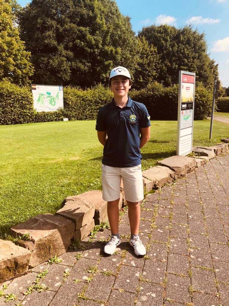 Golf_Seddin's tweet photo. Bei dem DM Vorausscheid 2022 AK 14, 16, 18 der Mädchen und Jungen nahmen vom Golf- und Country Club Seddiner See Emely Kintzel, Lilly Müller, Leon Müller und Marten Franke erfolgreich teil.
Emely &amp; Lilly haben Ihre Quallifikation erfolgreich geschafft. Gratulation !!! 👏 https://t.co/0uIHoMJDJ8