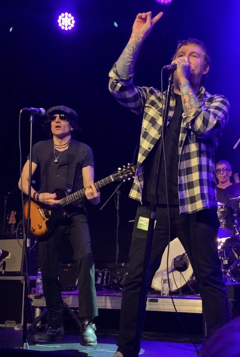MsRakowski's tweet photo. If someone told me I would see @thebrianfallon singing D Generation songs with @jesse_malin I would have thought they were insane, but here we are. It was like the weirdest, best dream ever! https://t.co/LagcwwJQvt