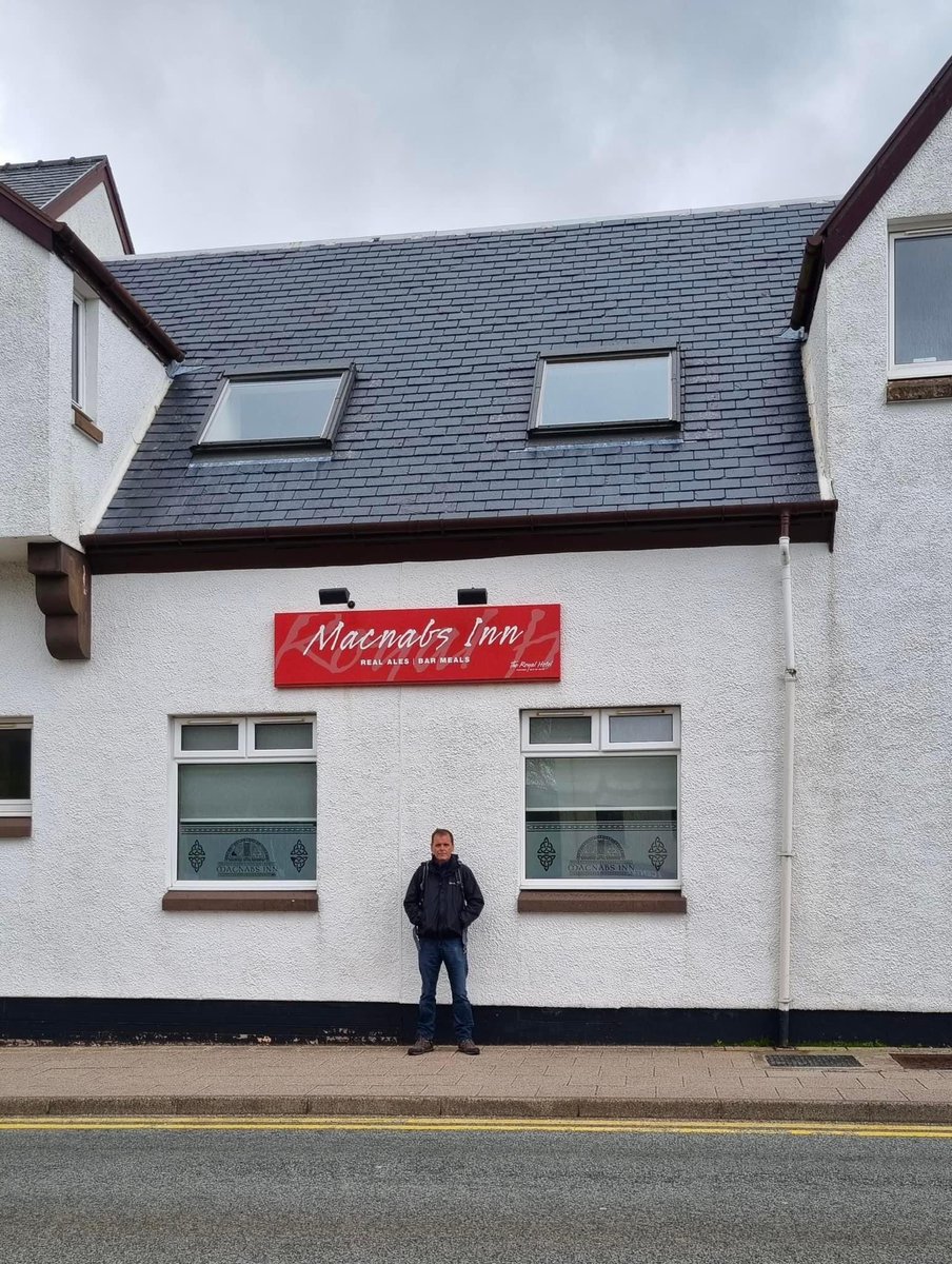 Below Portree harbour in the Isle of Skye (May 2022). The partly submerged rock to the right is Sgeir Mhòr. From this spot Prince Charles Edward Stuart left Skye for the Isle of Raasay on the 1/7/1746 after parting with Flora MacDonald at McNabb’s Inn.