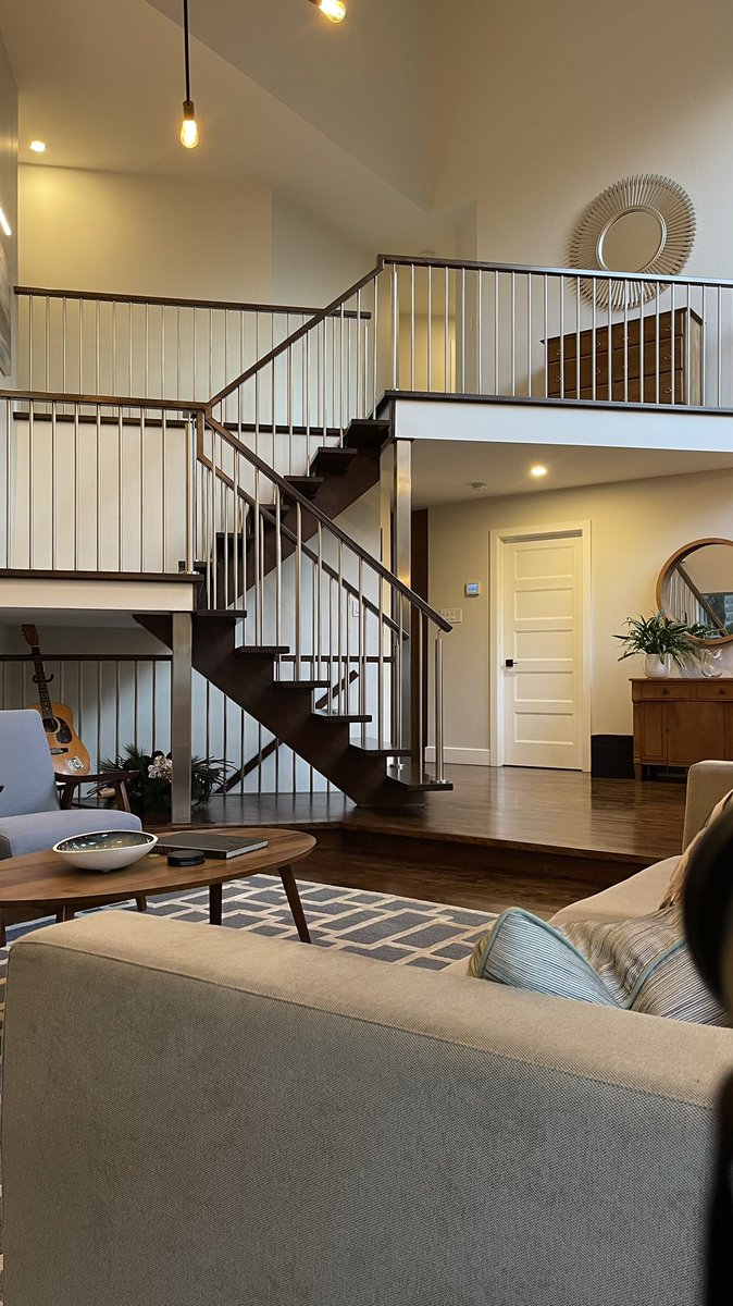 evioloo's tweet photo. BTS on a real estate property! 🏠

https://t.co/zPwOSQRMCv

#photography #RealEstate #montreal #nikon #nikonz6 #architecture #interiordesign #homedecor https://t.co/GjXauTU8nW