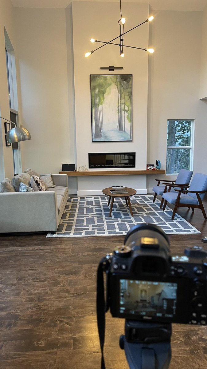 evioloo's tweet photo. BTS on a real estate property! 🏠

https://t.co/zPwOSQRMCv

#photography #RealEstate #montreal #nikon #nikonz6 #architecture #interiordesign #homedecor https://t.co/GjXauTU8nW