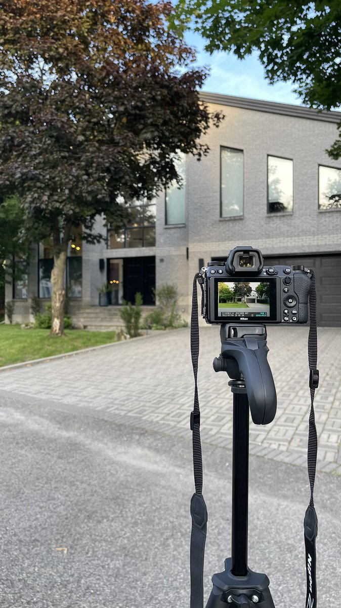 evioloo's tweet photo. BTS on a real estate property! 🏠

https://t.co/zPwOSQRMCv

#photography #RealEstate #montreal #nikon #nikonz6 #architecture #interiordesign #homedecor https://t.co/GjXauTU8nW