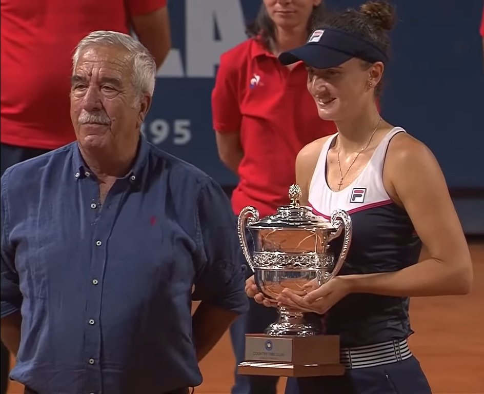 tennisromania's tweet photo. 💙💛❤️ IRINA CAMELIA BEGU💙💛❤️
#PLO22 CAMPIOANA 🏆 https://t.co/X96gY7dTx3