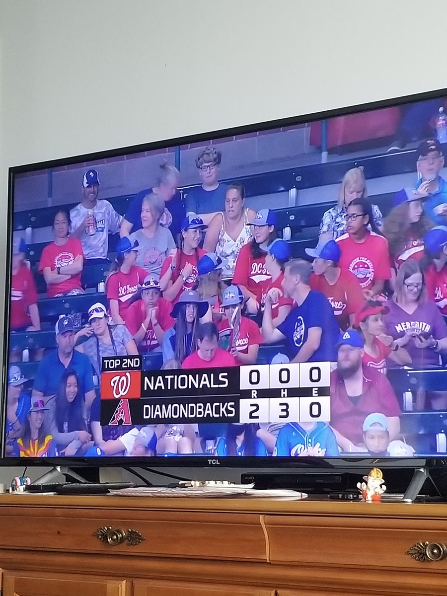 UVAHooGirl's tweet photo. HI, #DCForce!
Lovely shoutout from @scorebook_bob and @KevinFrandsen for @DCGirlsBaseball ❤ https://t.co/5aEUfYVRJF