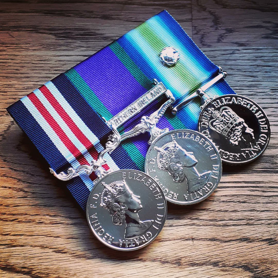 Ubiquemm's tweet photo. Honoured to replace this Falklands Gallantry group for a former Parachute Regiment soldier #ubique_medal_mounting #courtmounted #britishforces #armedforces #veterans #createdwithcare #opparaquet #parachuteregiment #airborneforces #2para #goosegreen https://t.co/HXsYLy9yWh