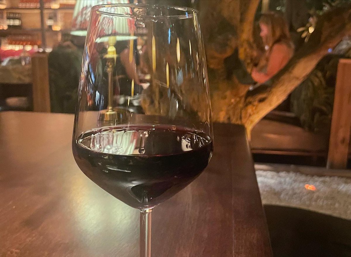 NorahCasey's tweet photo. Sunday nights are reserved for me and @Dara_Casey at #mamayo - our perfect spot for rewinding and planning the week ahead… and tonight my first glass of red wine (my taste buds are coming back 😊) #argentinianmalbec🍷 #underthetree https://t.co/otwzz5Lho4