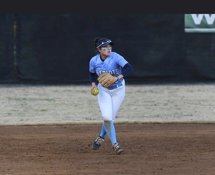 TGNatGroves's tweet photo. Welcome aboard Zoe! 2023 OF Zoe Brennan (uncommitted) @_zoebrennan  of Arlington VA  and Yorktown High School has decided to rep the black and silver. Time to eat! @FPNationlGroves @brennan_gavin @FuryPlatinum  @Los_Stuff @ExtraInningSB https://t.co/Ntw1u2jMSH