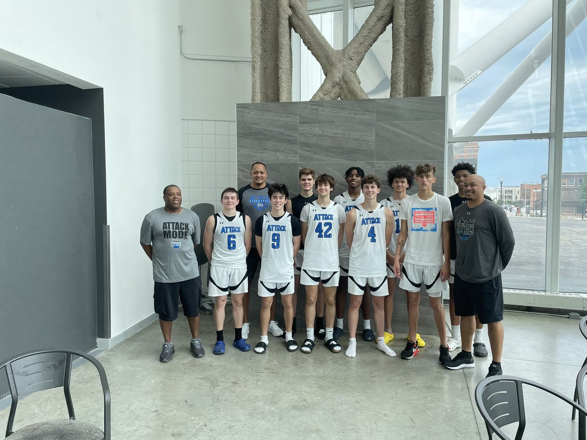 Went 3-1 at <a href="/HardwoodEvents/">Hardwood Events</a> in Kansas City this weekend for our last AAU Tournament. Proud of myself and my teammates for competing and making this year very memorable. Thank you <a href="/CenTexAttack/">CenTex Attack</a>