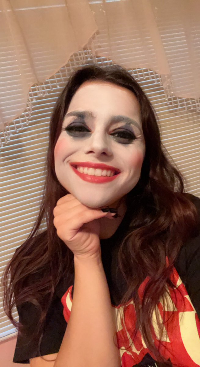 copiasfaveghoul's tweet photo. Joining the #mcrcircus cause I did believe MCR would post something yesterday- https://t.co/MvdyltJiOG