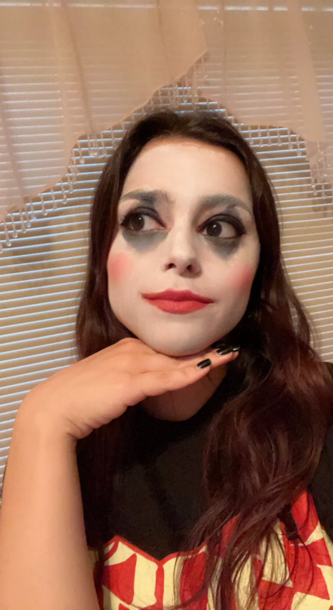 copiasfaveghoul's tweet photo. Joining the #mcrcircus cause I did believe MCR would post something yesterday- https://t.co/MvdyltJiOG