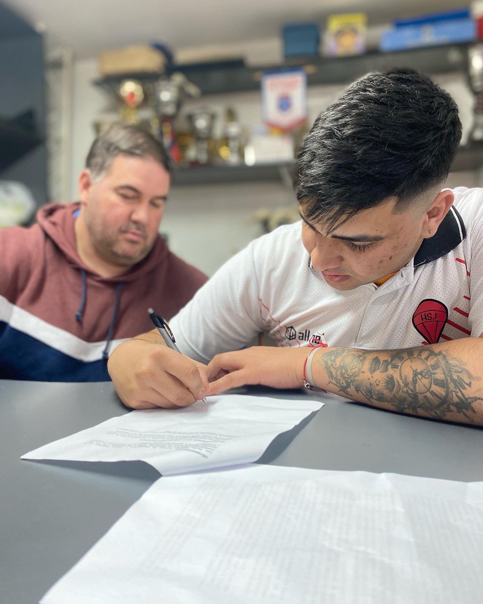 📌Juan Jara

👉”El Oso” es uno de los nuevos fichajes, y formará parte del plantel para <a href="/LigaMetroOk/">Liga Metropolitana 2021</a> 2022.
#PreFederal2022