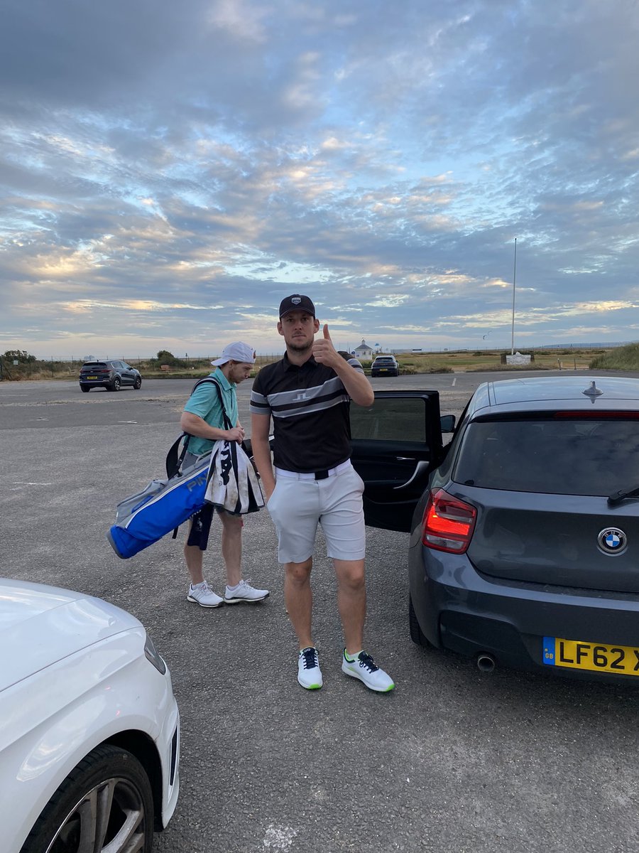 Great evening for golf around Hayling. Tough windy conditions however BIG WIN over <a href="/HenryFox92/">Henry fox</a> &amp; <a href="/Richard_Hunter1/">Richie</a>. Finally ANOTHER WIN over Foxy 1v1 #Wateriswet #Foxyinthebin