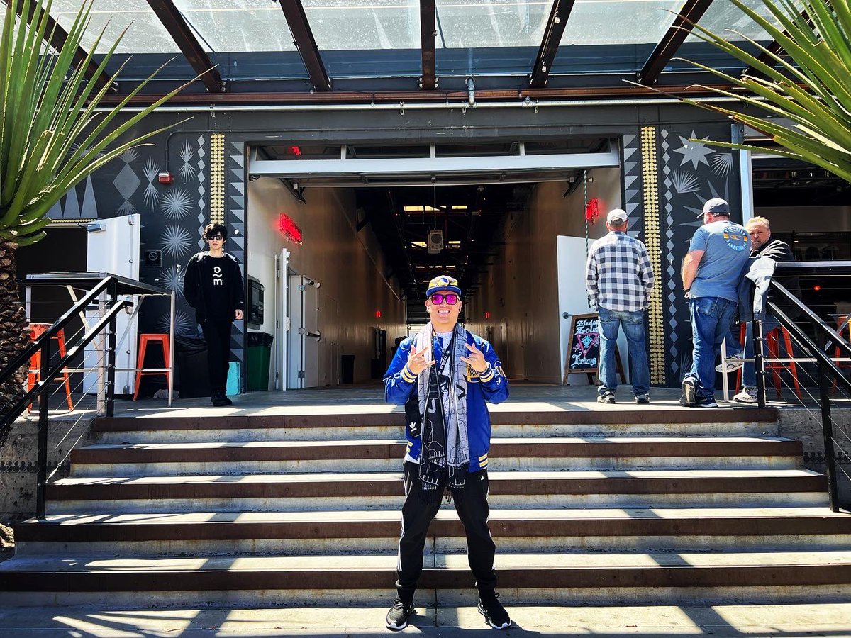 Flumestradamus's tweet photo. Early bird chillin at the @diplo block party yesterday at @Themidwaysf ๐๐๐ถโ๏ธ #diplo #midwaysf #sanfrancisco #bayarea #music https://t.co/DgZiu4e9fv