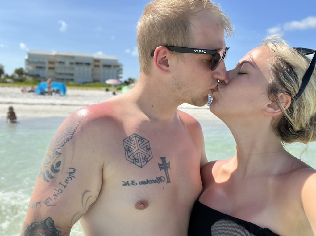 mtl_2015's tweet photo. This is your sign to book a flight to Florida for the weekend &amp; don’t tell your significant other till after your flights are booked. You will have the best time ever 🫶🏼 https://t.co/dxuJAtqdgM