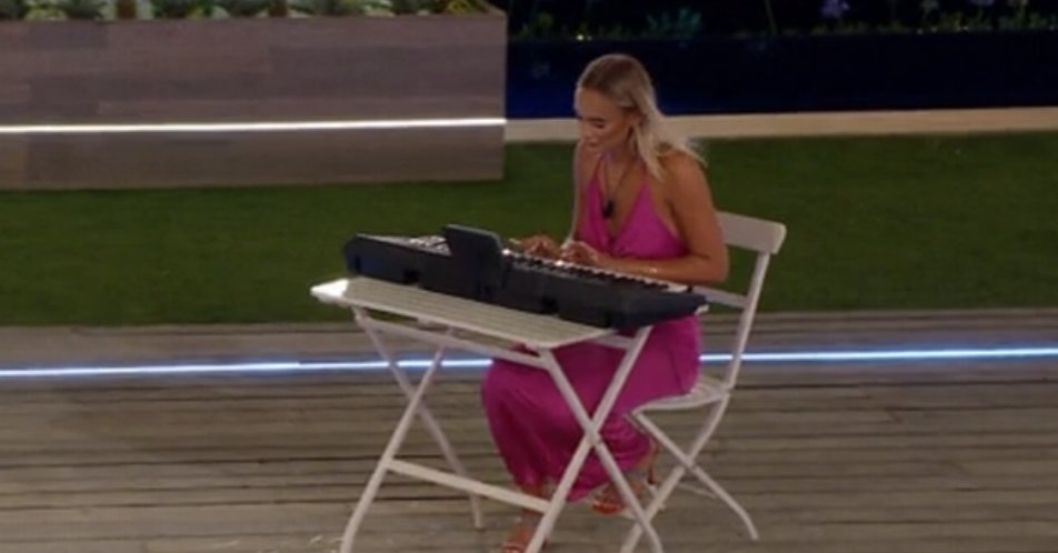 bonbonoui's tweet photo. Expecting this tomorrow night #loveisland https://t.co/JRP3IaoCuP