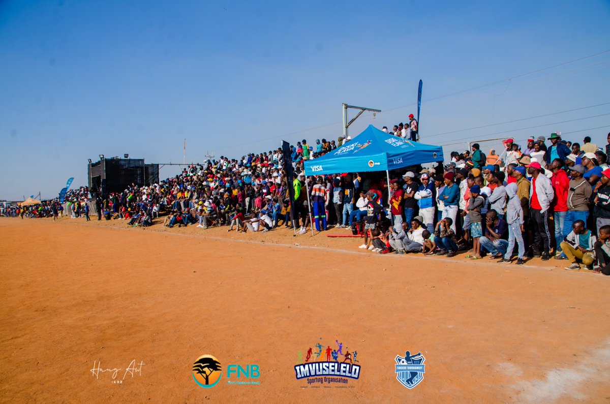 MasilelaThabani's tweet photo. The love of kasi football #kasiflava #diskiflava #youngtalent #youthempowerment https://t.co/O6IPZGeTgG