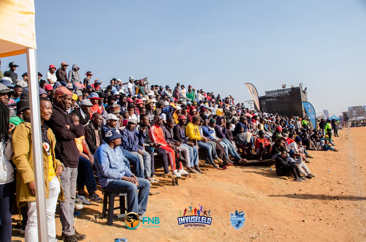 MasilelaThabani's tweet photo. The love of kasi football #kasiflava #diskiflava #youngtalent #youthempowerment https://t.co/O6IPZGeTgG