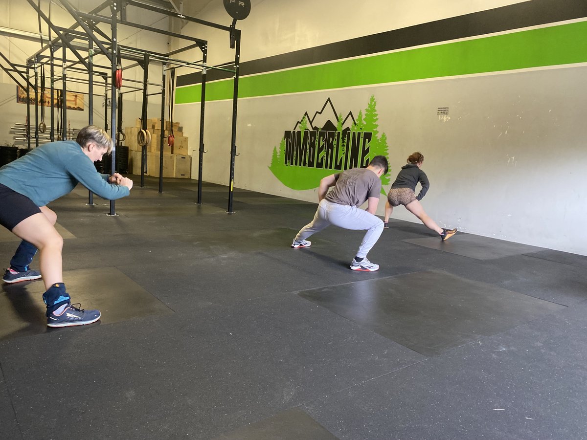 TimberlineFit's tweet photo. Our Monday morning class, getting down on 12 days of Christmas! https://t.co/UZLAgeBZlz