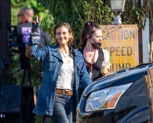 twdufans's tweet image. Lauren Cohan was spotted filming for #IsleOfTheDead! 🔥❤️
