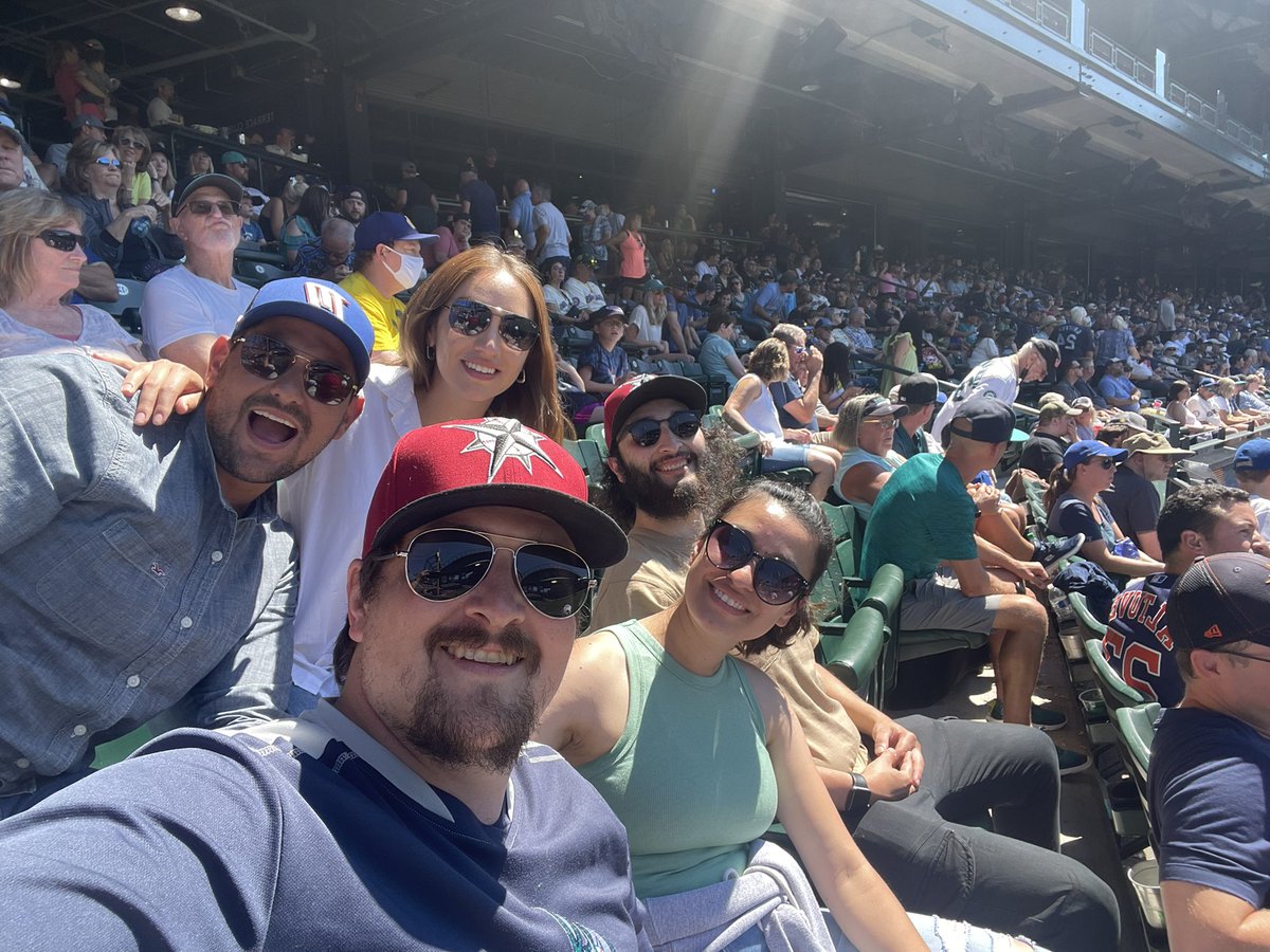 XimenaUrib's tweet photo. #SeaUsRise #WhereWeRoot #SeattleMariners Desde Chihuahua apoyando a los mariners https://t.co/j6Qa4xpjaB