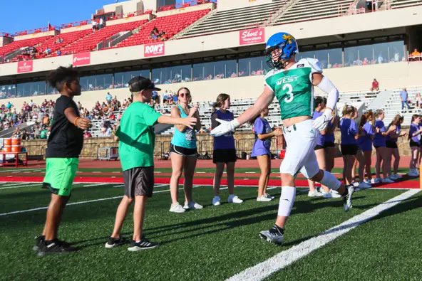 dpatt4040's tweet photo. First trip to Pitt State vs most recent visit. @benpatt11 https://t.co/p2tufx8Tnb